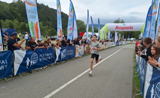 Bieg na 1 km cieszył się wielkim zainteresowaniem na Festiwalu Biegowym w Piwnicznej - 19